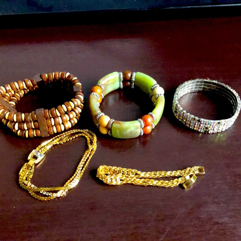Bracelets - Picture 1 of 1